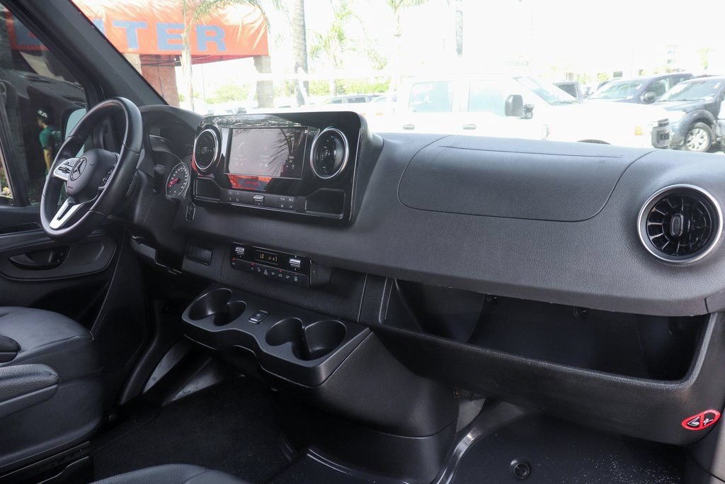 Used 2023 Mercedes-Benz Sprinter 2500 image 38