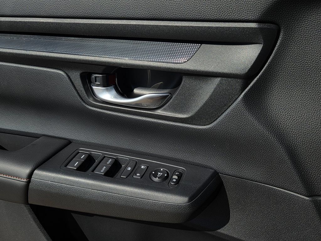Used 2025 Honda CR-V Sport image 17