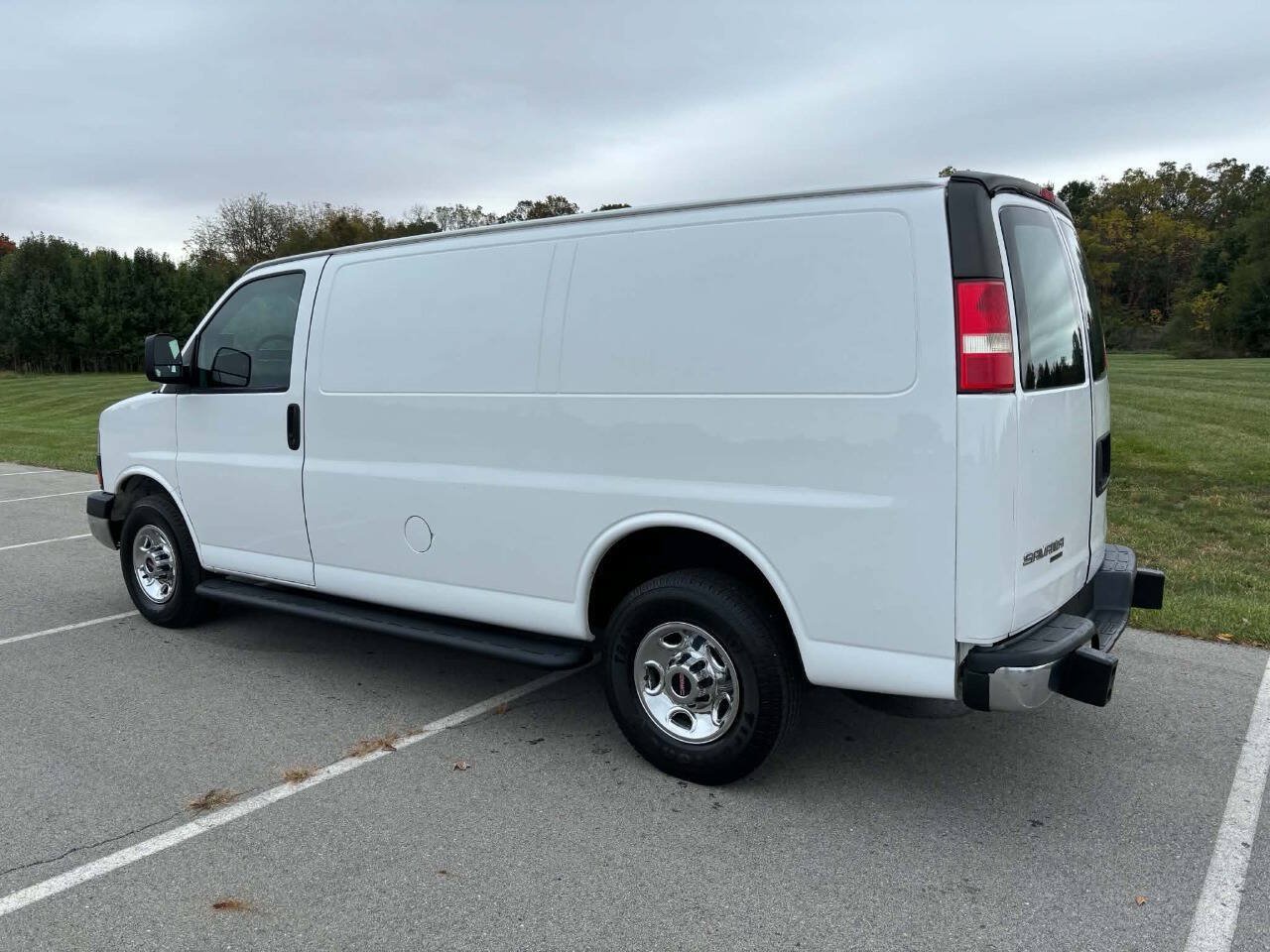Used 2015 GMC Savana 2500 RWD image 5