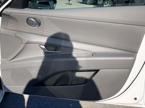 Used 2025 Hyundai Elantra SEL FWD image 24