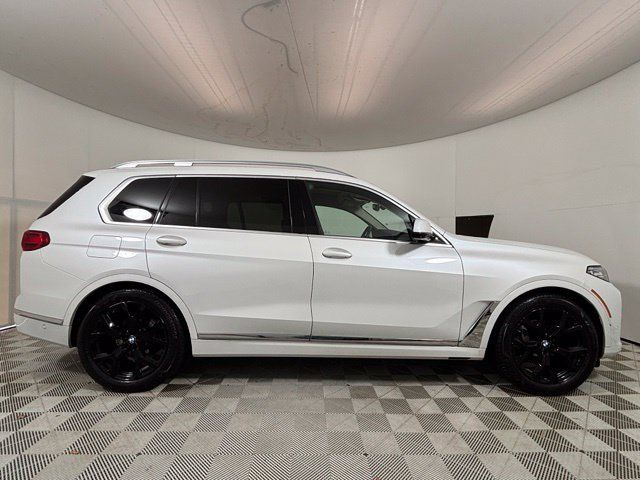 Used 2022 BMW X7 xDrive40i w/ Executive Package AWD/4WD image 8