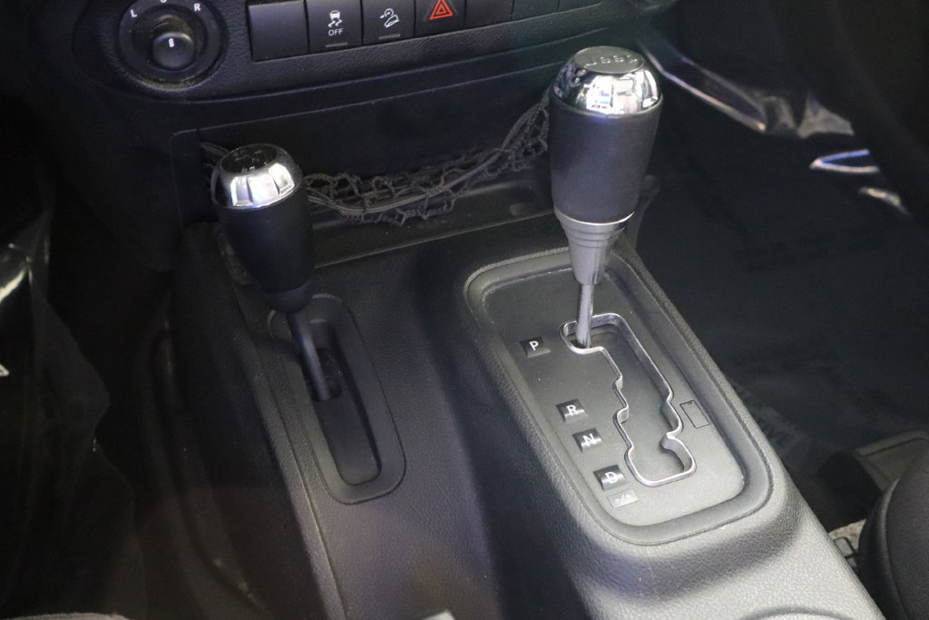 Used 2013 Jeep Wrangler Sport AWD/4WD image 20