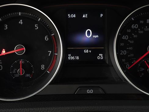 Used 2016 Volkswagen GTI SE FWD image 18