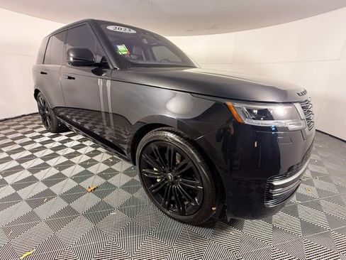 Certified 2023 Land Rover Range Rover SE image 10