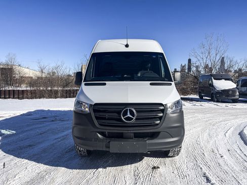 Used 2025 Mercedes-Benz Sprinter 2500 image 2