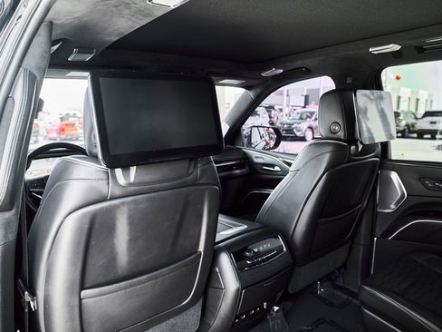 Used 2021 Cadillac Escalade ESV Sport Platinum w/ LPO, ONYX Package AWD/4WD image 46