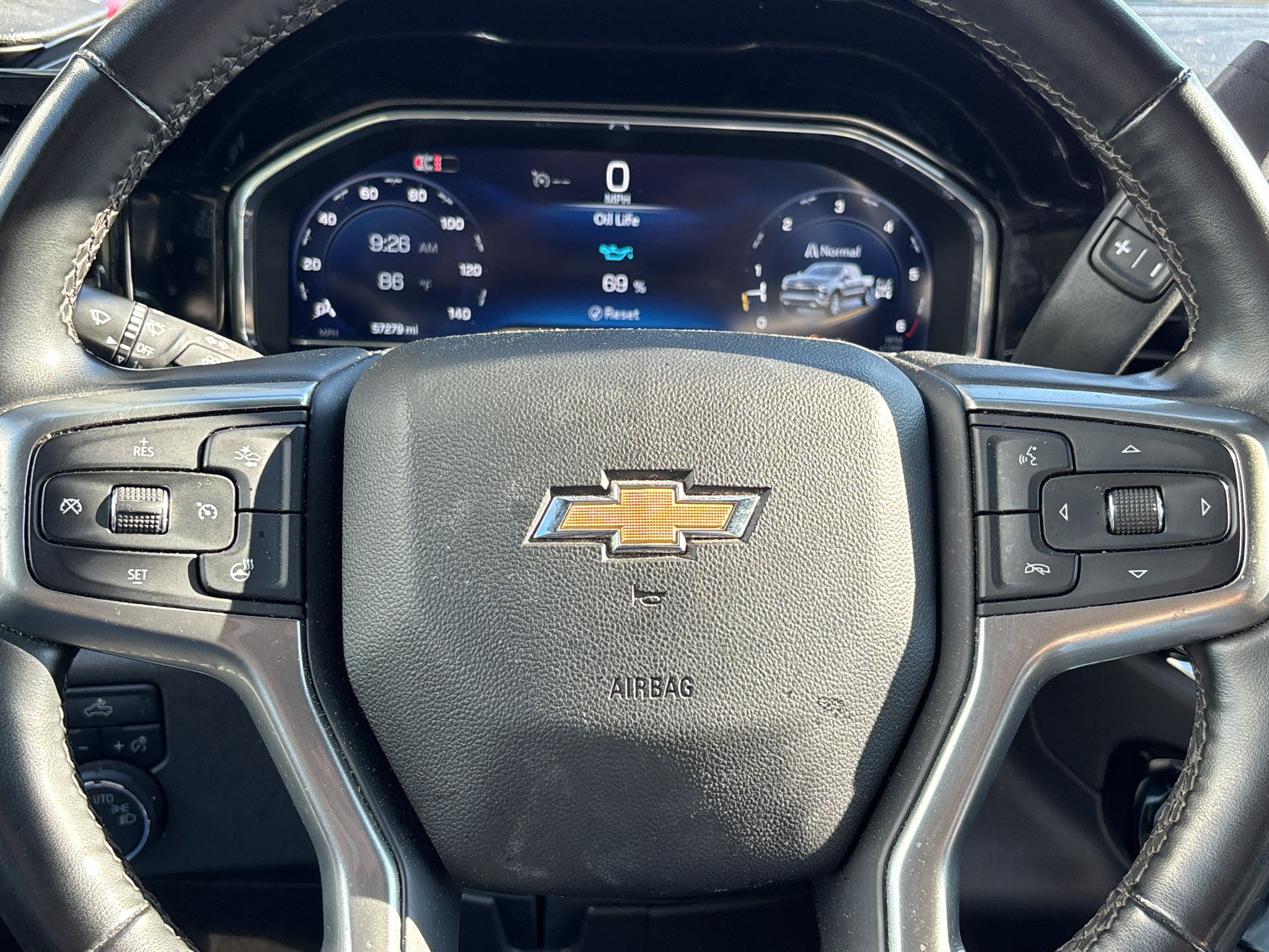 Used 2025 Chevrolet Silverado 1500 LT AWD/4WD image 17
