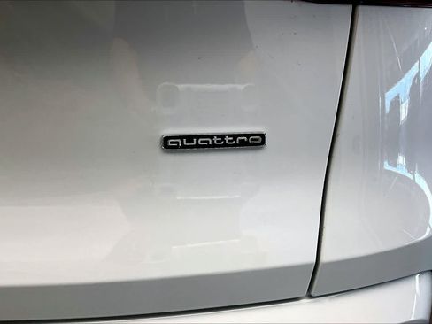 Used 2025 Audi Q5 Premium Plus w/ Premium Plus AWD/4WD image 10