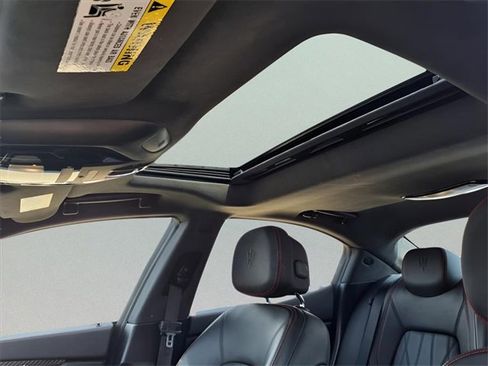 Used 2022 Maserati Ghibli Modena Q4 image 15