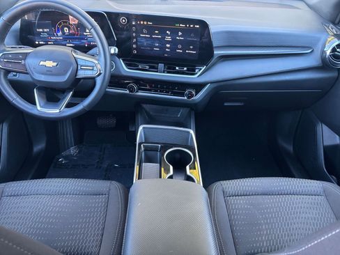 Used 2025 Chevrolet Equinox LT image 30