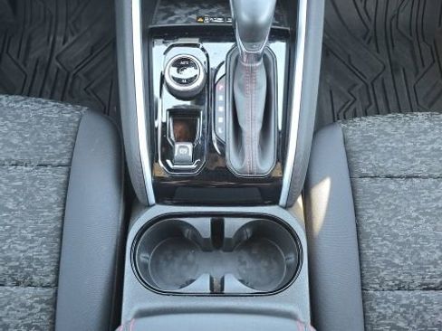 Used 2024 Chevrolet Colorado Z71 w/ Z71 Convenience Package 2 image 32