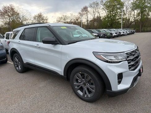 New 2026 Ford Explorer Active w/ Active Comfort Package AWD/4WD image 1