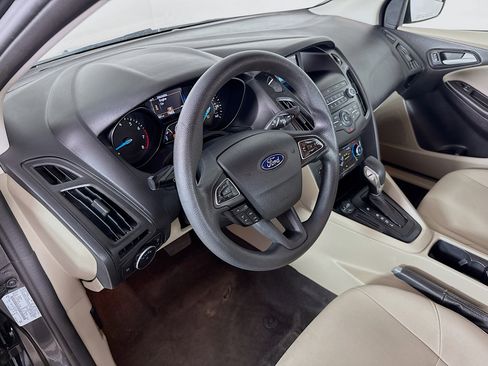 Used 2018 Ford Focus SE FWD image 8