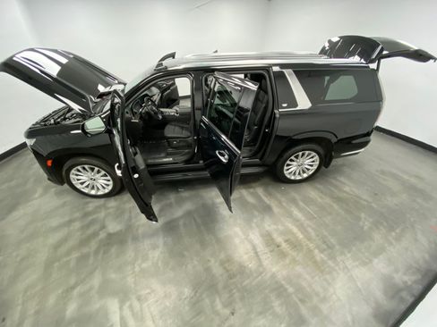 Used 2022 Cadillac Escalade ESV Luxury AWD/4WD image 40