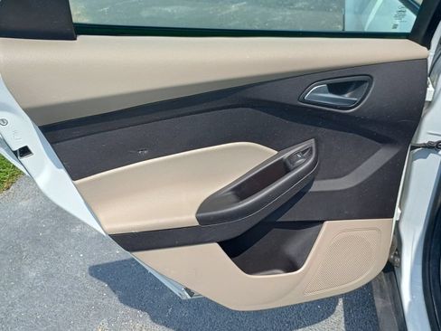 Used 2014 Ford Focus SE FWD image 15