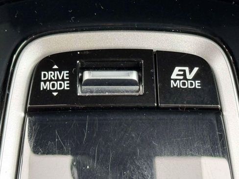 Certified 2024 Toyota Corolla Cross S image 28