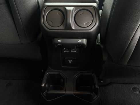 Used 2025 Jeep Wrangler Unlimited Sahara AWD/4WD image 22