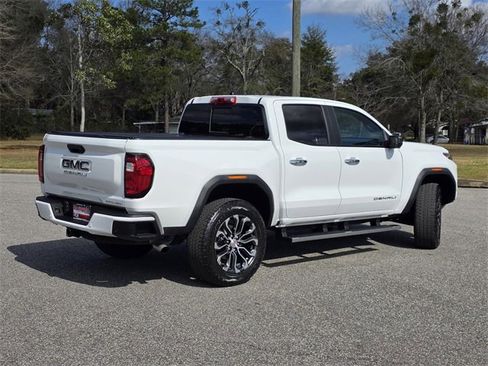 Used 2023 GMC Canyon Denali image 5