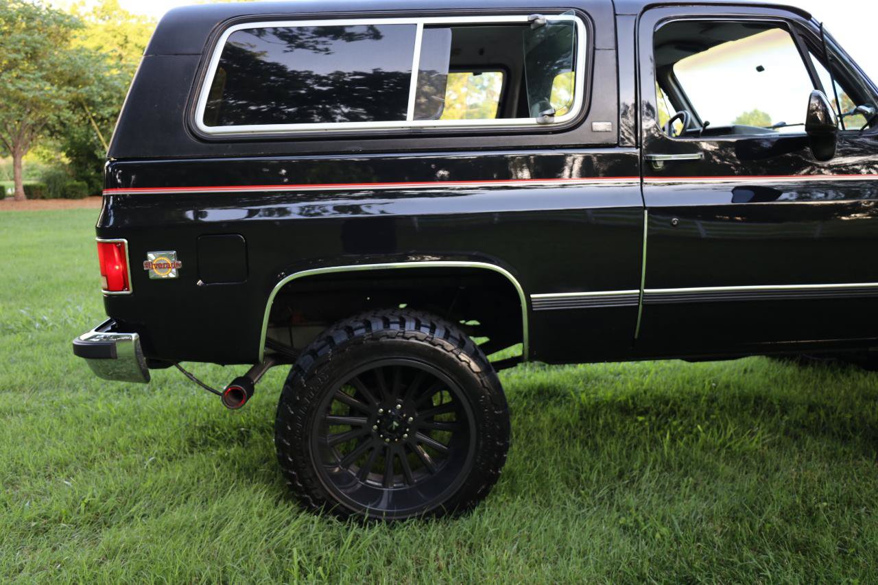 Used 1990 Chevrolet Blazer 4WD image 13