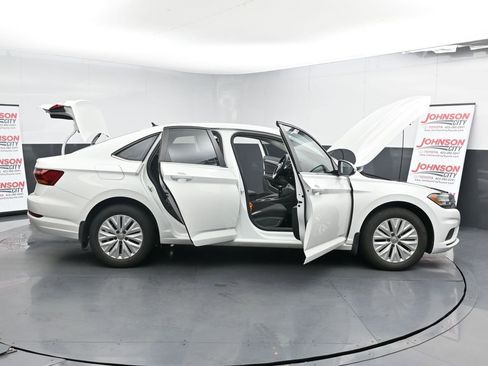 Used 2019 Volkswagen Jetta S image 27