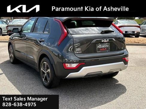 Certified 2025 Kia Niro EX image 4