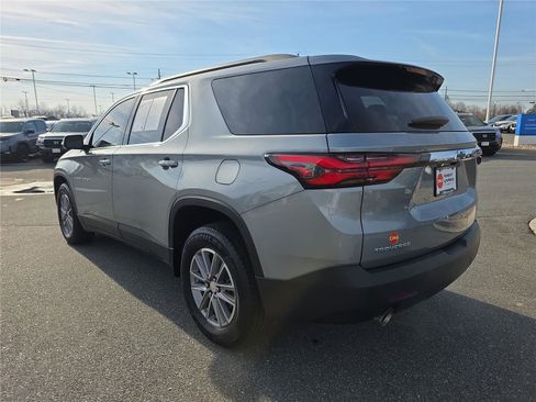 Used 2023 Chevrolet Traverse LT image 4