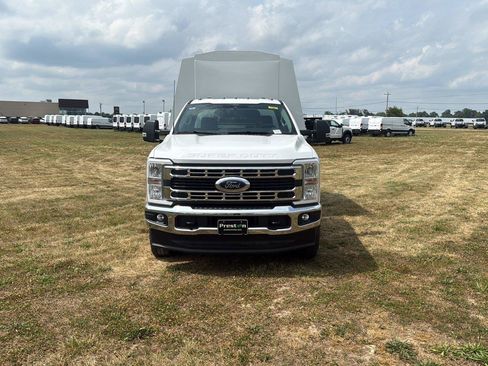New 2025 Ford F350 XL w/ XL Chrome Package AWD/4WD image 8