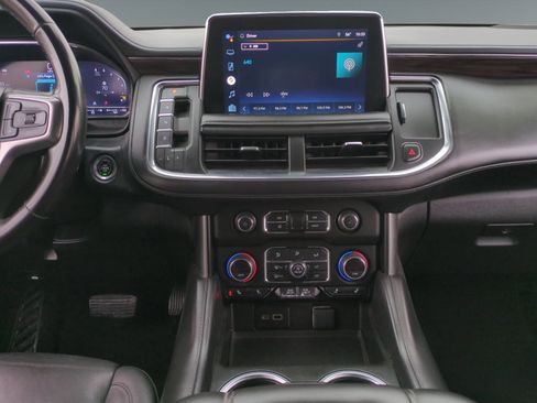 Used 2022 Chevrolet Suburban LT image 11