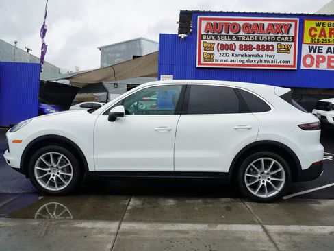 Used 2019 Porsche Cayenne S AWD/4WD image 2