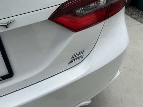 Used 2021 Toyota Camry SE w/ Cold Weather Package AWD/4WD image 38