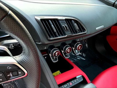 Certified 2023 Audi R8 V10 performance image 6