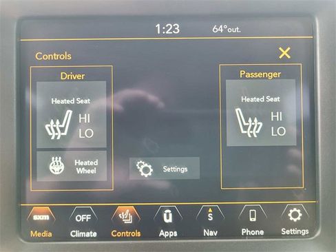 Used 2023 Jeep Renegade Latitude w/ Premium Group image 28
