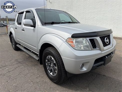 Used 2018 Nissan Frontier PRO-4X image 8