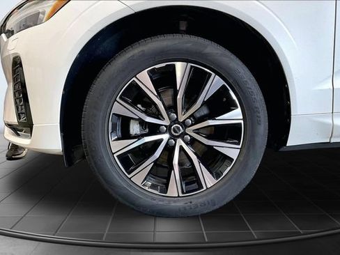 Certified 2024 Volvo XC60 B5 Core w/ Protection Package Premier AWD/4WD image 12