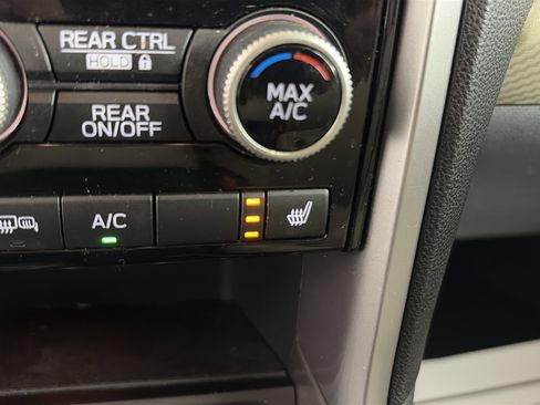 Used 2021 Subaru Ascent Premium w/ Convenience Package AWD/4WD image 26