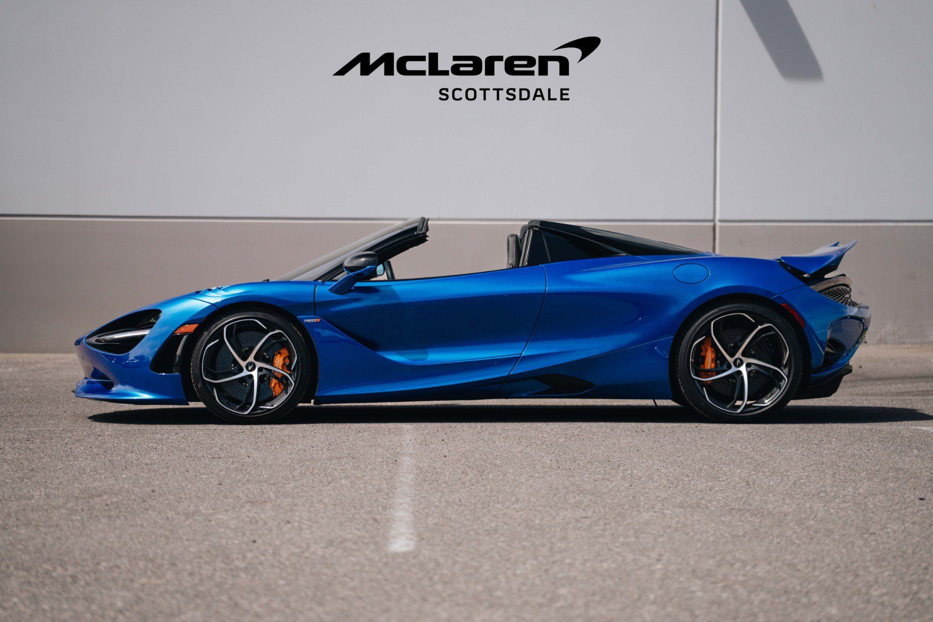 Used 2024 McLaren 750S Spider RWD image 5