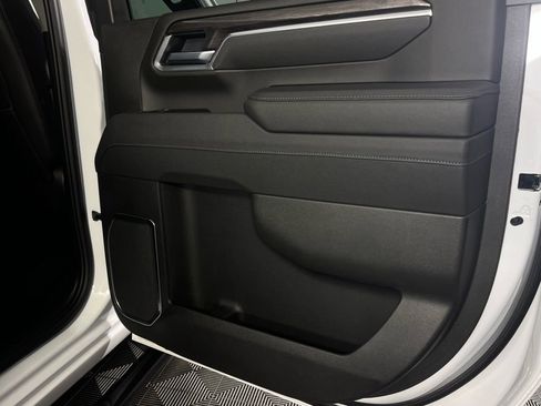 Used 2025 Chevrolet Silverado 2500 LTZ w/ LTZ Convenience Package image 29