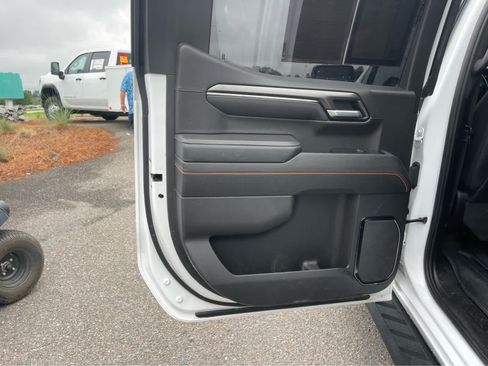 Used 2023 GMC Sierra 1500 AT4 w/ AT4 Premium Package AWD/4WD image 19
