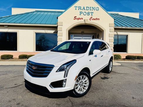 Used 2019 Cadillac XT5 FWD image 2