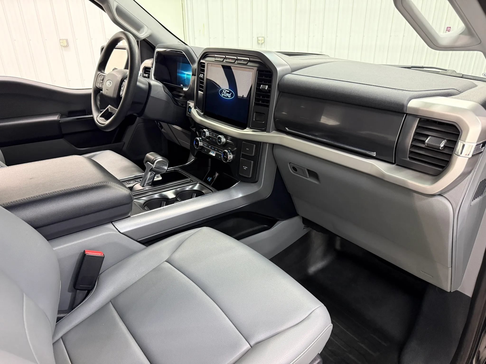 Used 2022 Ford F150 Lightning Pro AWD/4WD image 14