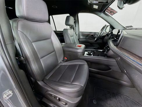 Used 2025 Chevrolet Tahoe LT image 29