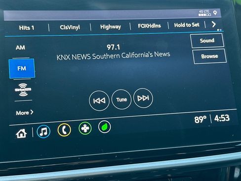 Used 2022 Chevrolet Bolt EUV LT w/ Convenience Package image 20