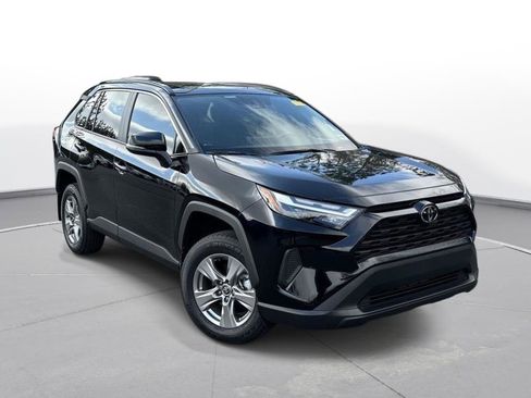 Used 2024 Toyota RAV4 XLE w/ Convenience Package image 3