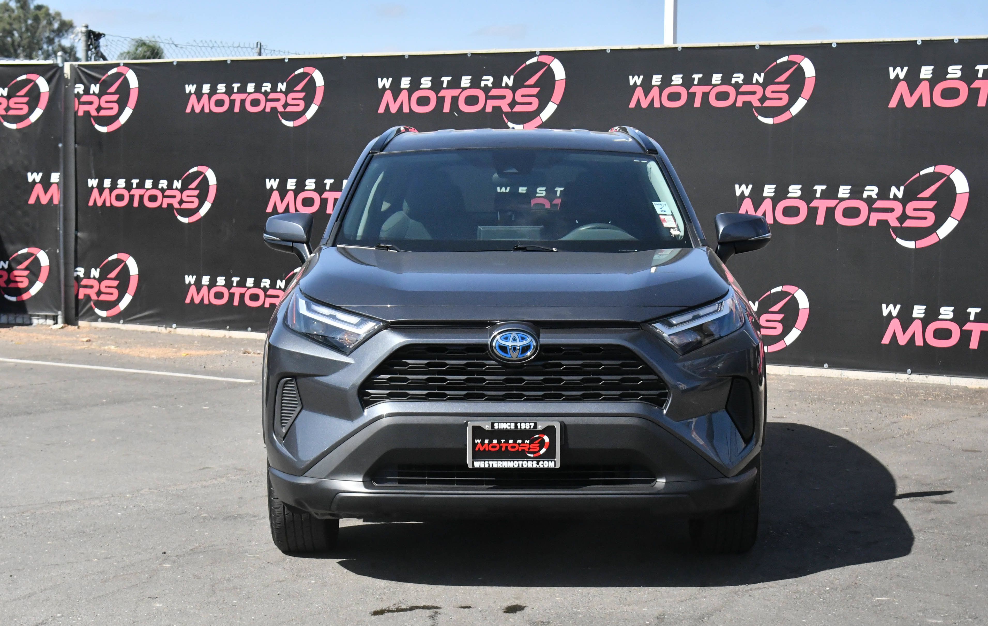 Used 2024 Toyota RAV4 LE AWD/4WD image 2