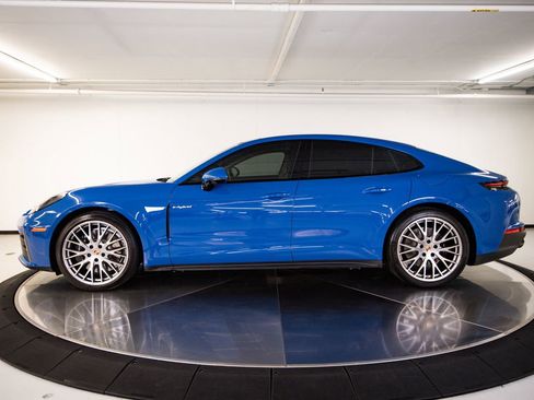 Certified 2026 Porsche Panamera 4 E-Hybrid AWD/4WD image 2