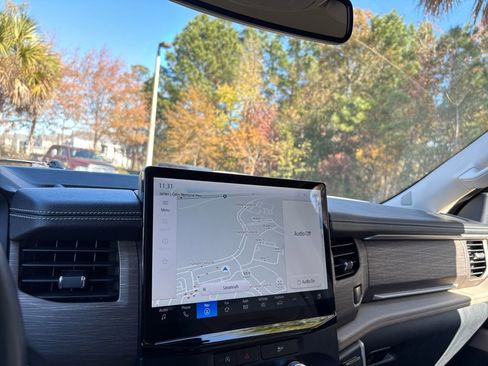 Used 2024 Ford Expedition Max Limited image 27