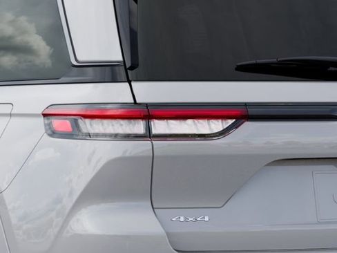 New 2026 Jeep Grand Cherokee Limited image 9