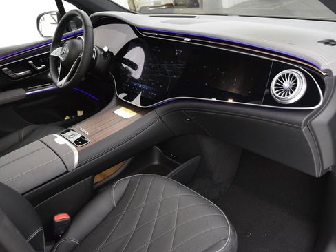 New 2026 Mercedes-Benz EQS 550 4MATIC SUV image 15