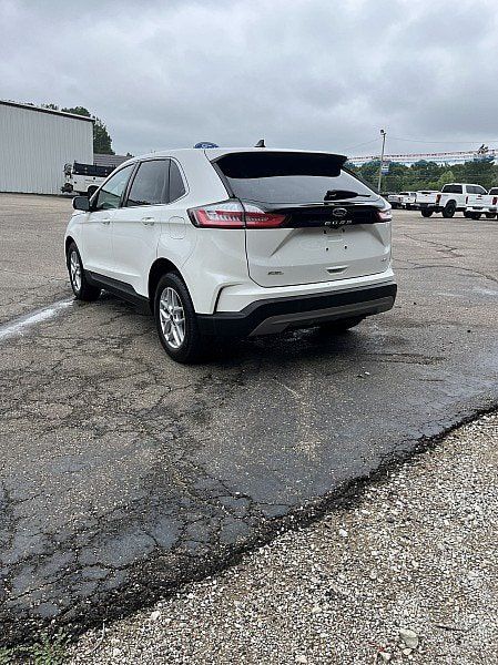 Used 2024 Ford Edge SEL w/ Convenience Package AWD/4WD image 5