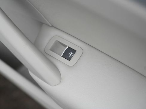 Used 2012 Volkswagen Passat 2.5 SE image 33